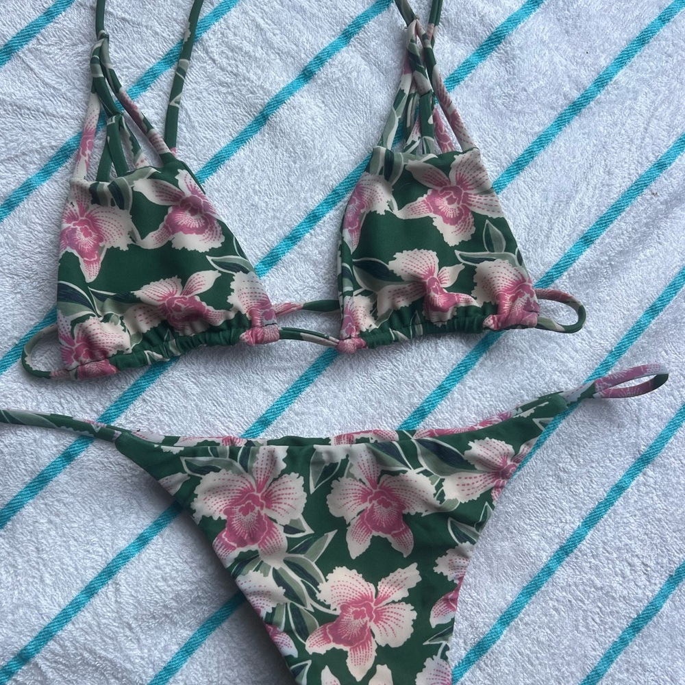 Benoa Swim Waikiki Set - Picture 5 of 5